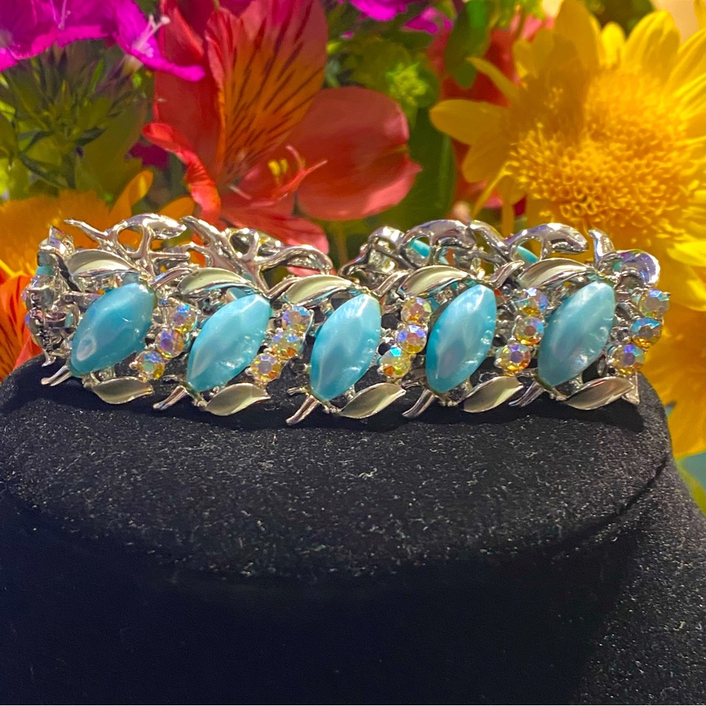 Vintage B.S.K Crystal Fashion Bracelet